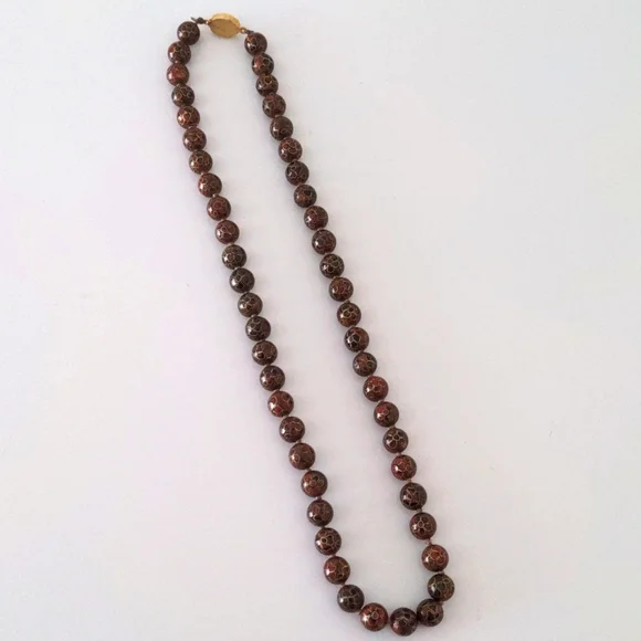 Beaded necklace - Picture 2 of 6